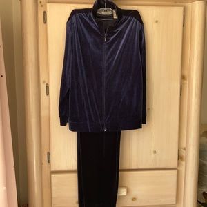 Velvet sweat suit